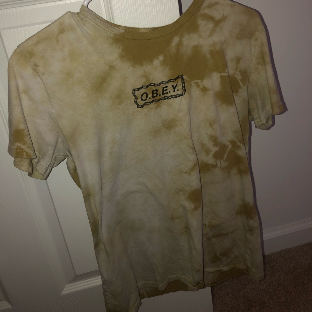 Obey shirt size small, in great condition!